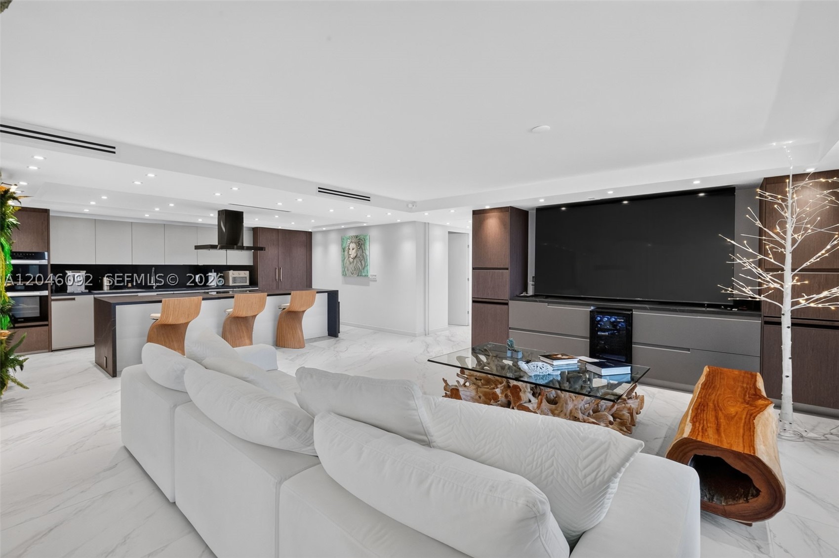RONEY PALACE CONDO - Residential