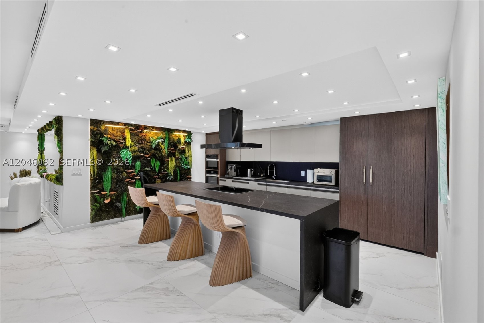 RONEY PALACE CONDO - Residential
