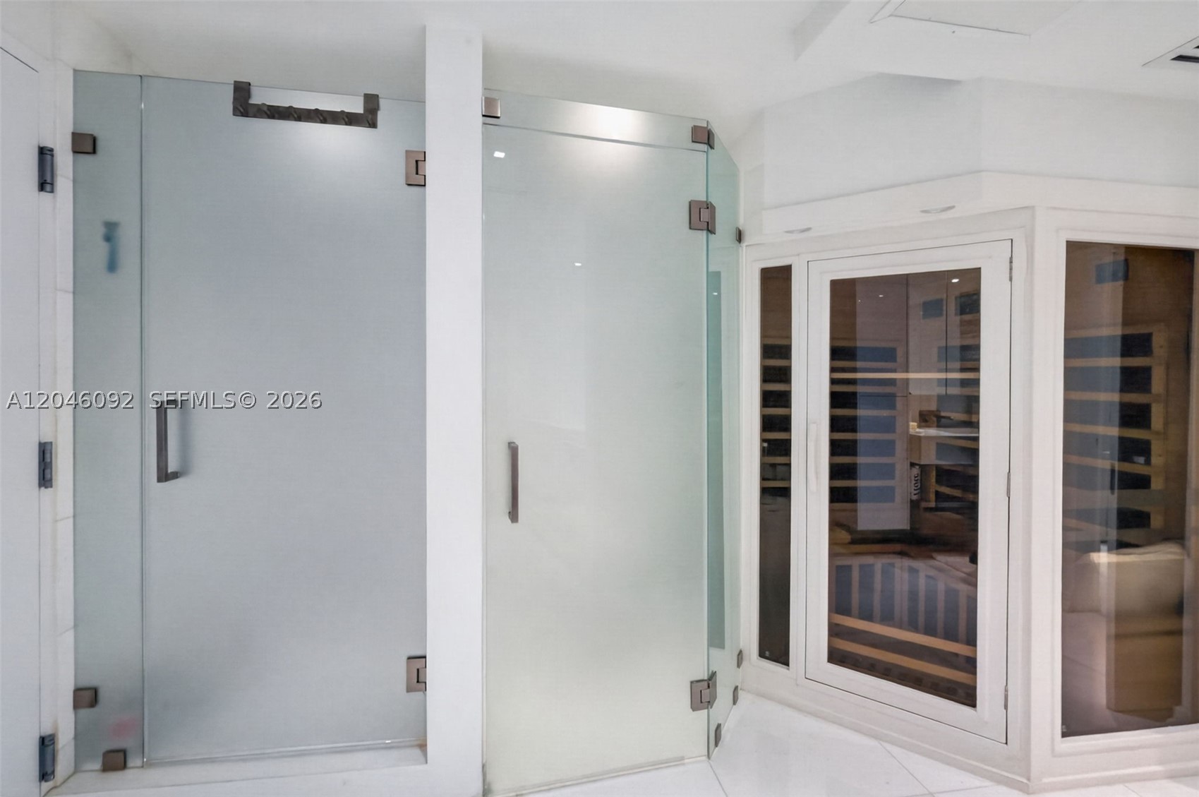RONEY PALACE CONDO - Residential