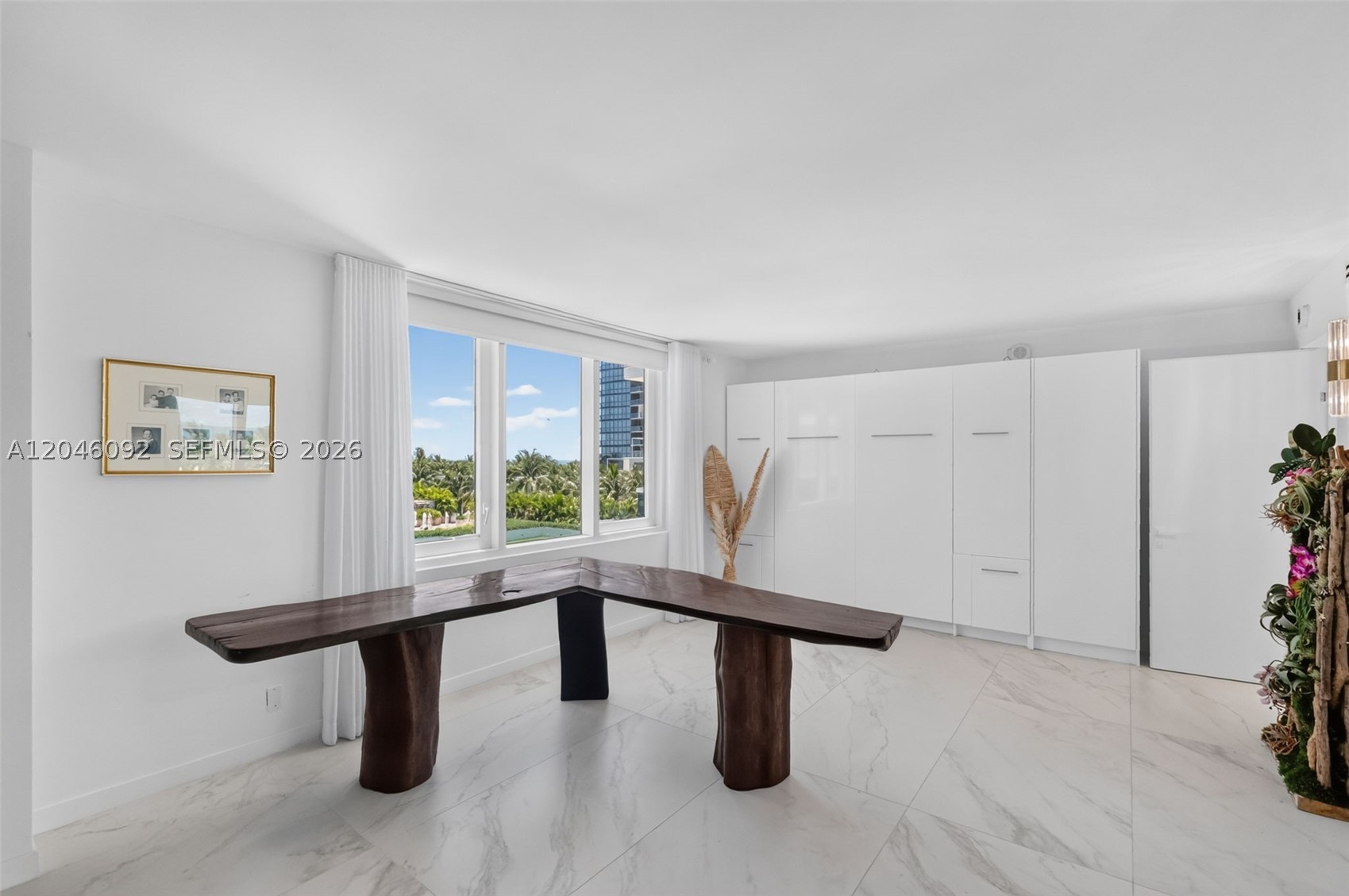 RONEY PALACE CONDO - Residential
