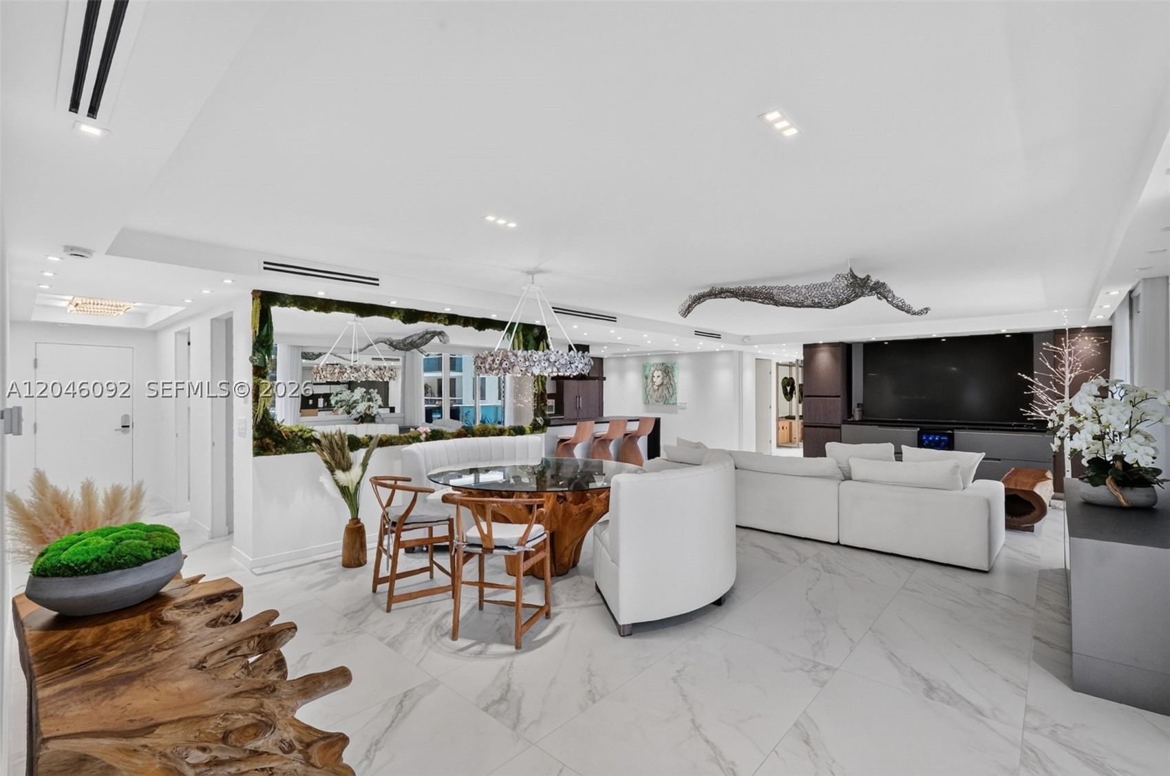RONEY PALACE CONDO - Residential