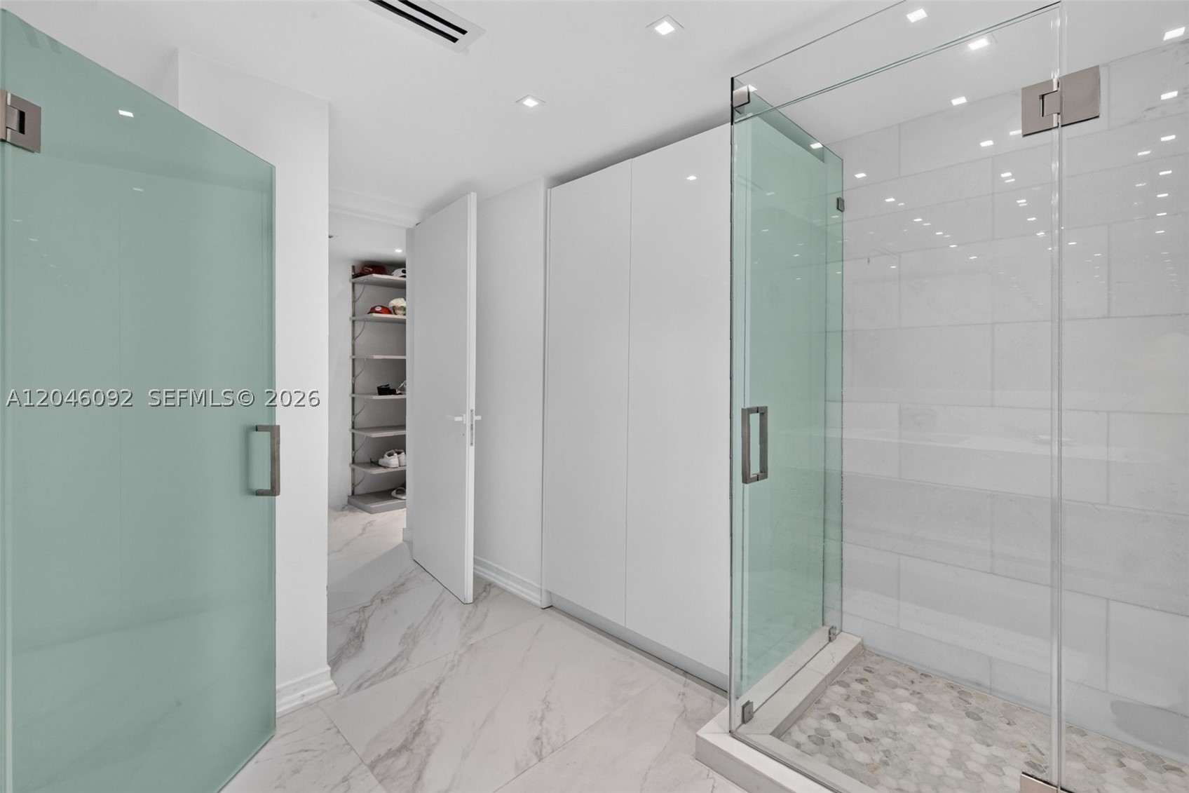 RONEY PALACE CONDO - Residential