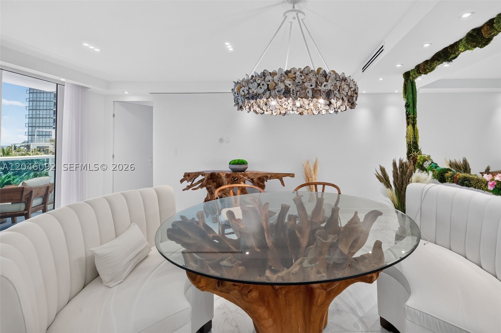 RONEY PALACE CONDO - Residential