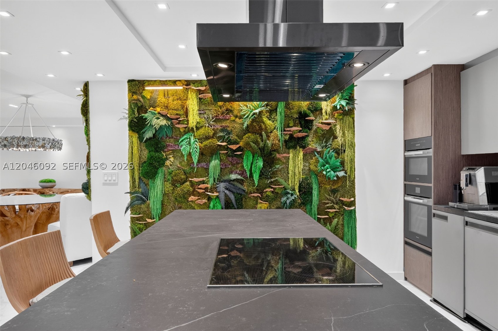 RONEY PALACE CONDO - Residential