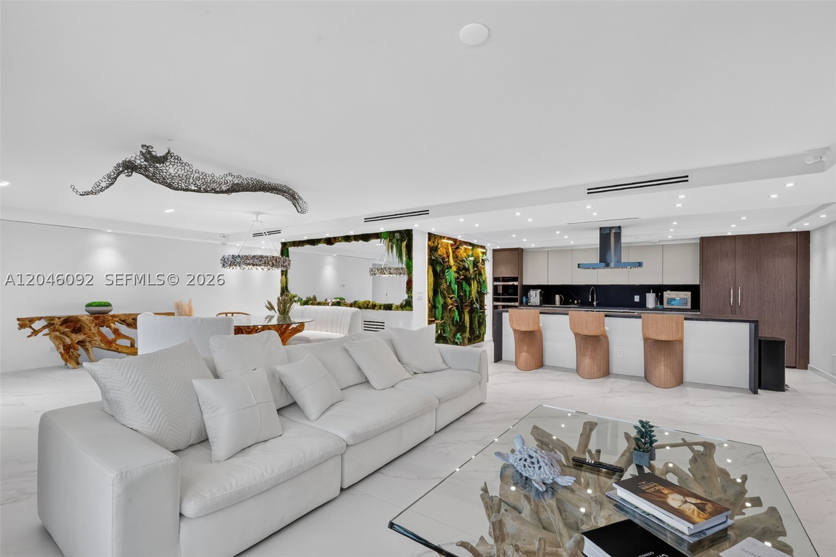RONEY PALACE CONDO - Residential