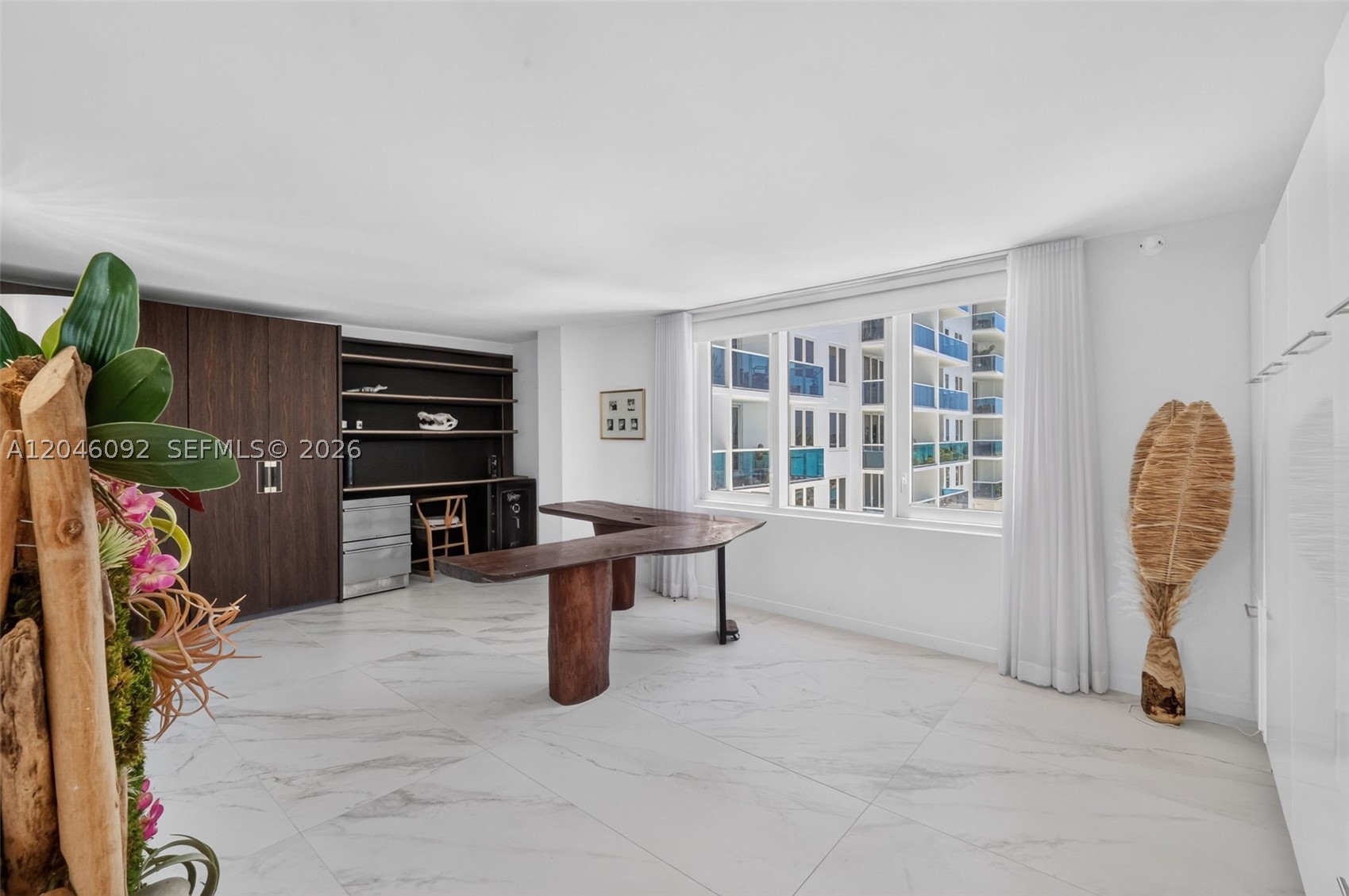 RONEY PALACE CONDO - Residential