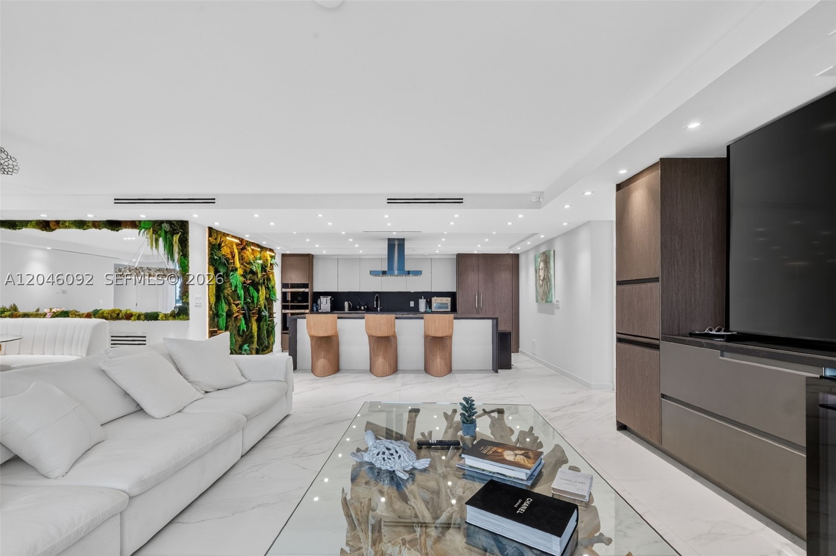RONEY PALACE CONDO - Residential