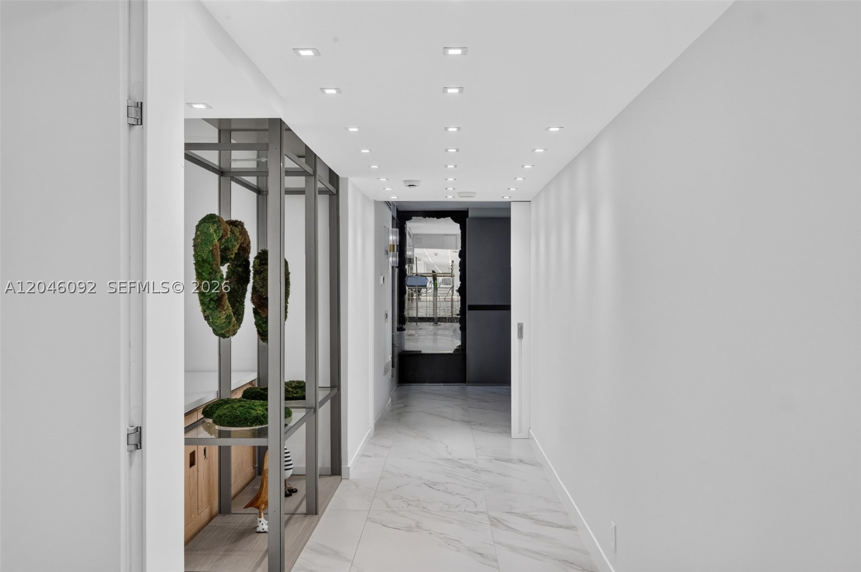 RONEY PALACE CONDO - Residential