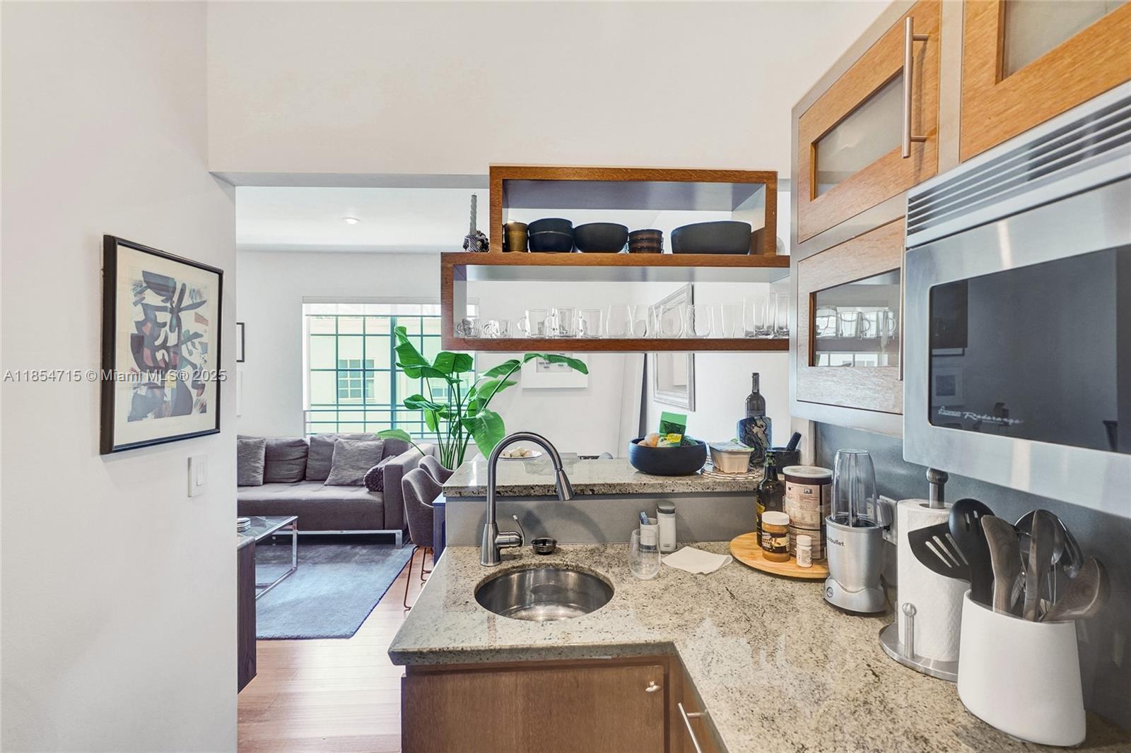 WHISPER CONDO - Residential
