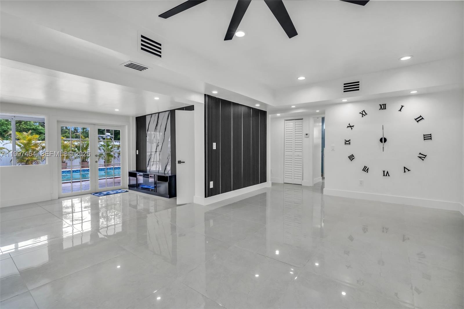 SUNNY ACRES - Residential