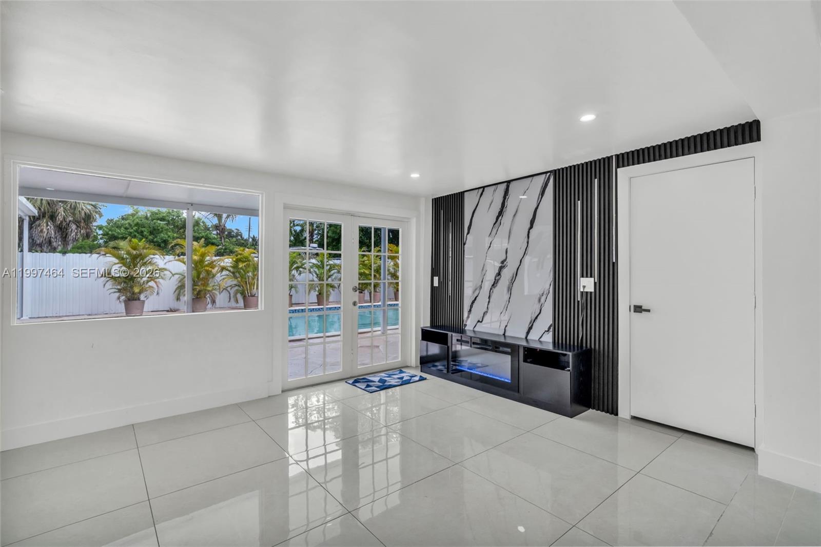 SUNNY ACRES - Residential