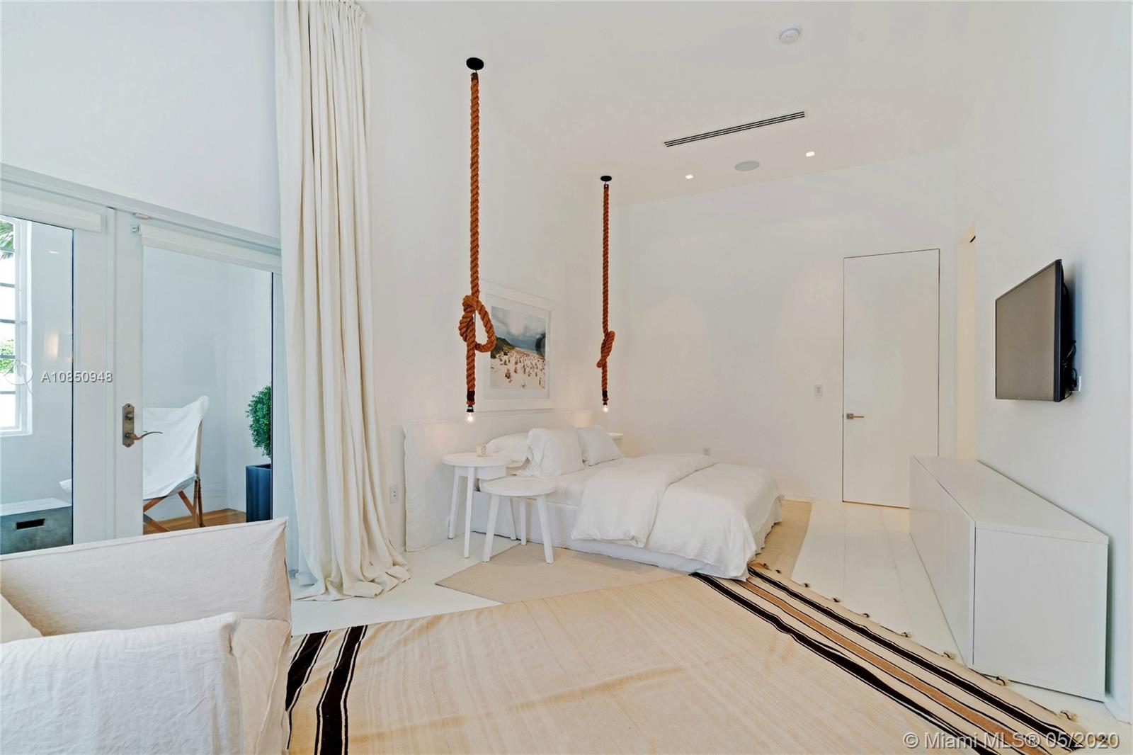 OCEAN BEACH - Residential