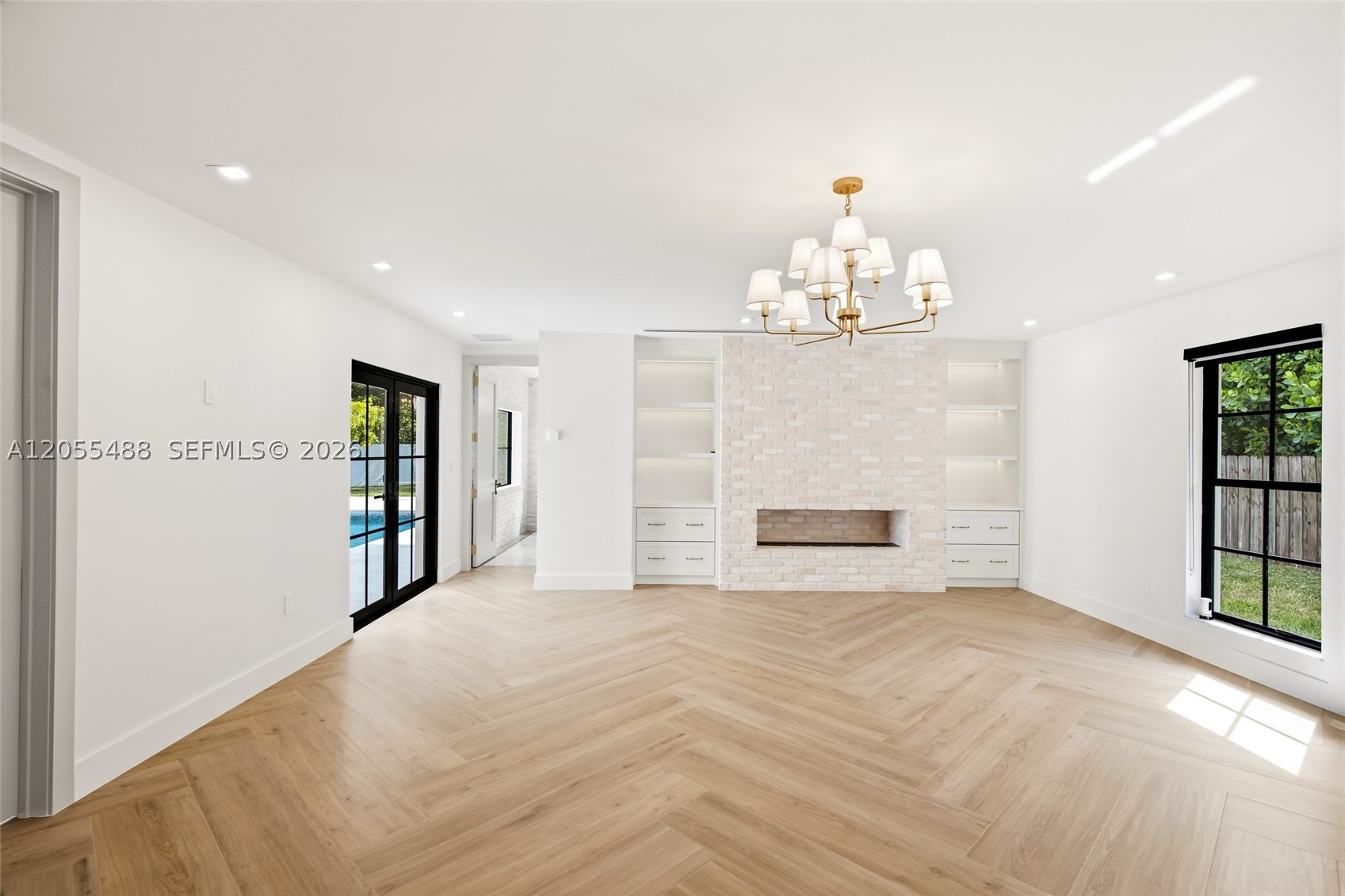 BANYAN COVE - Residential