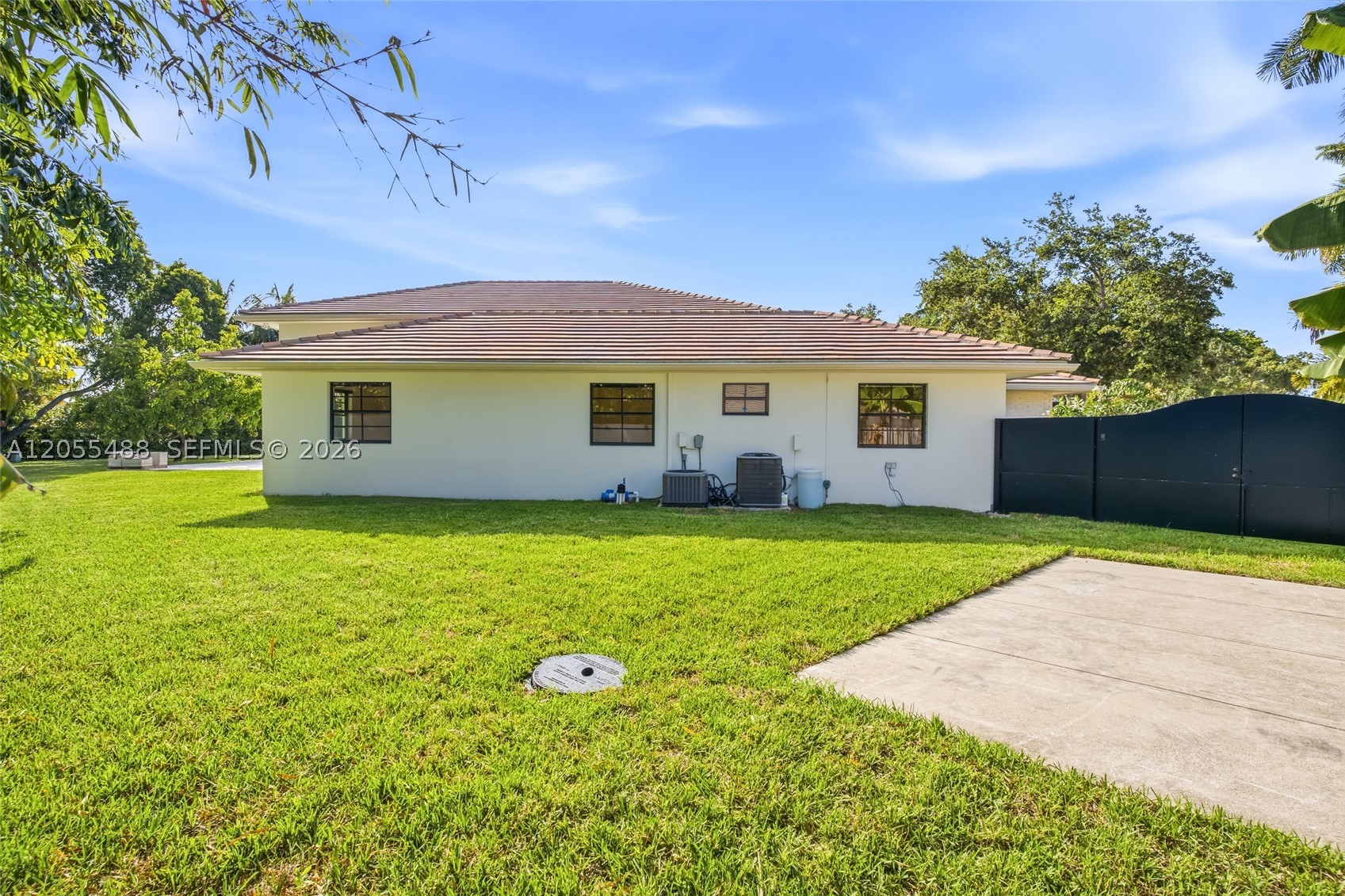 BANYAN COVE - Residential