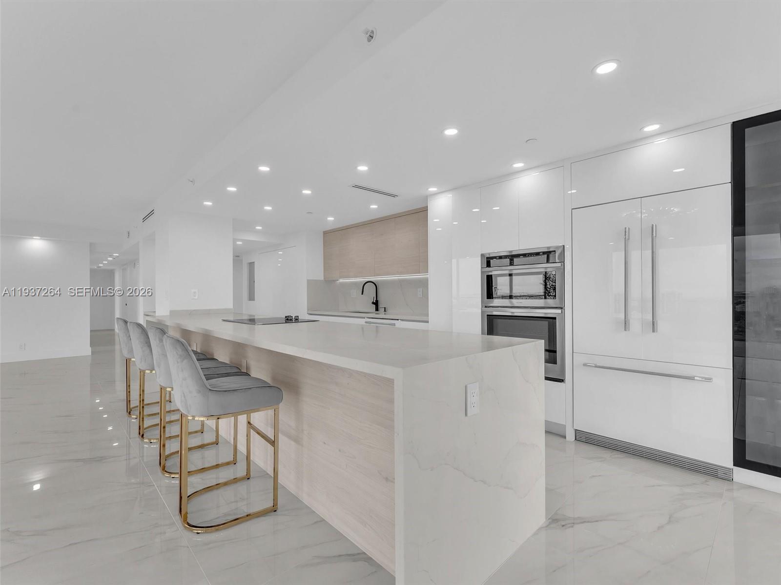 TURNBERRY ISLE CONDO - Residential