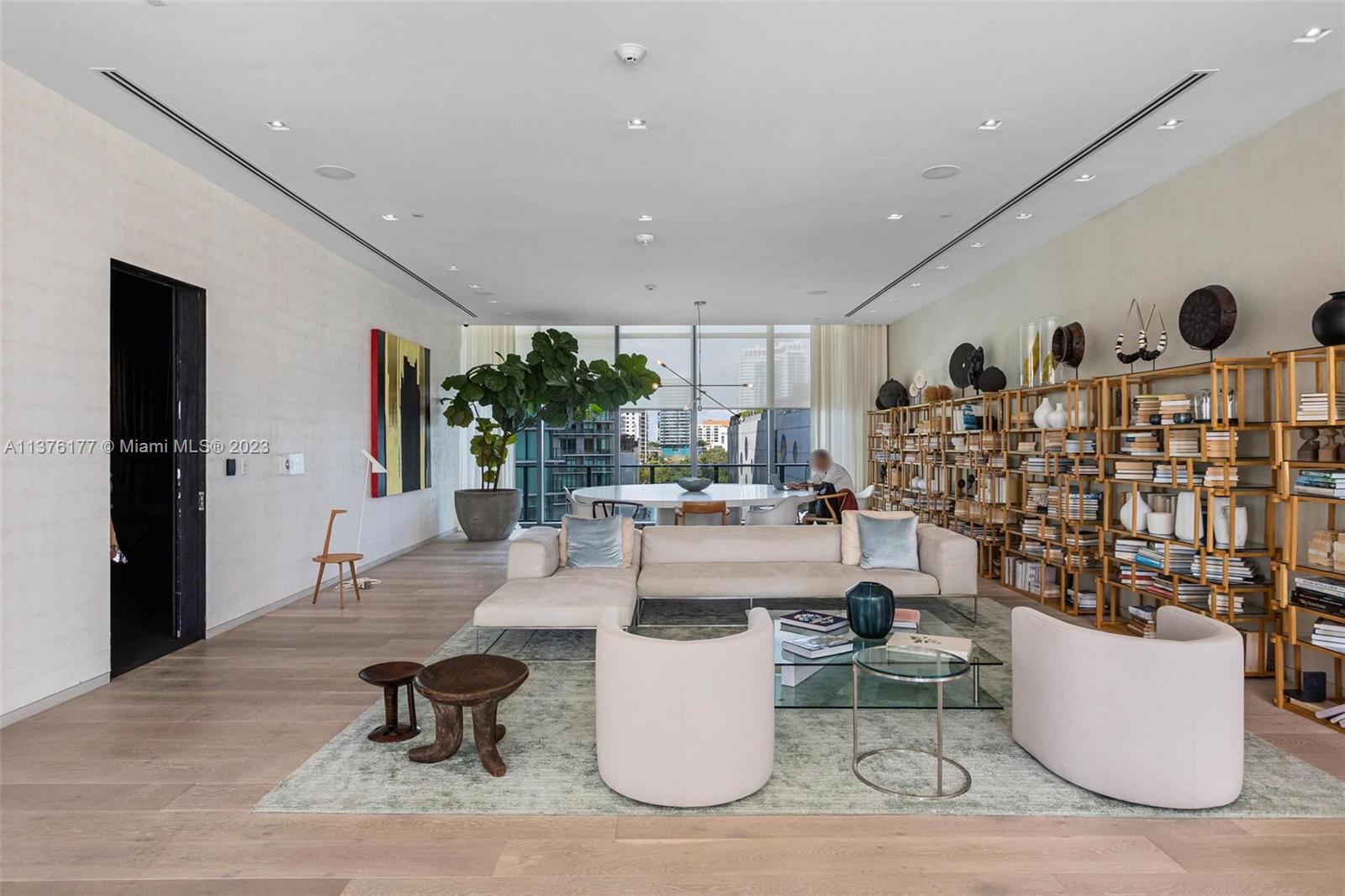 ONE PARAISO CONDO - Residential Lease