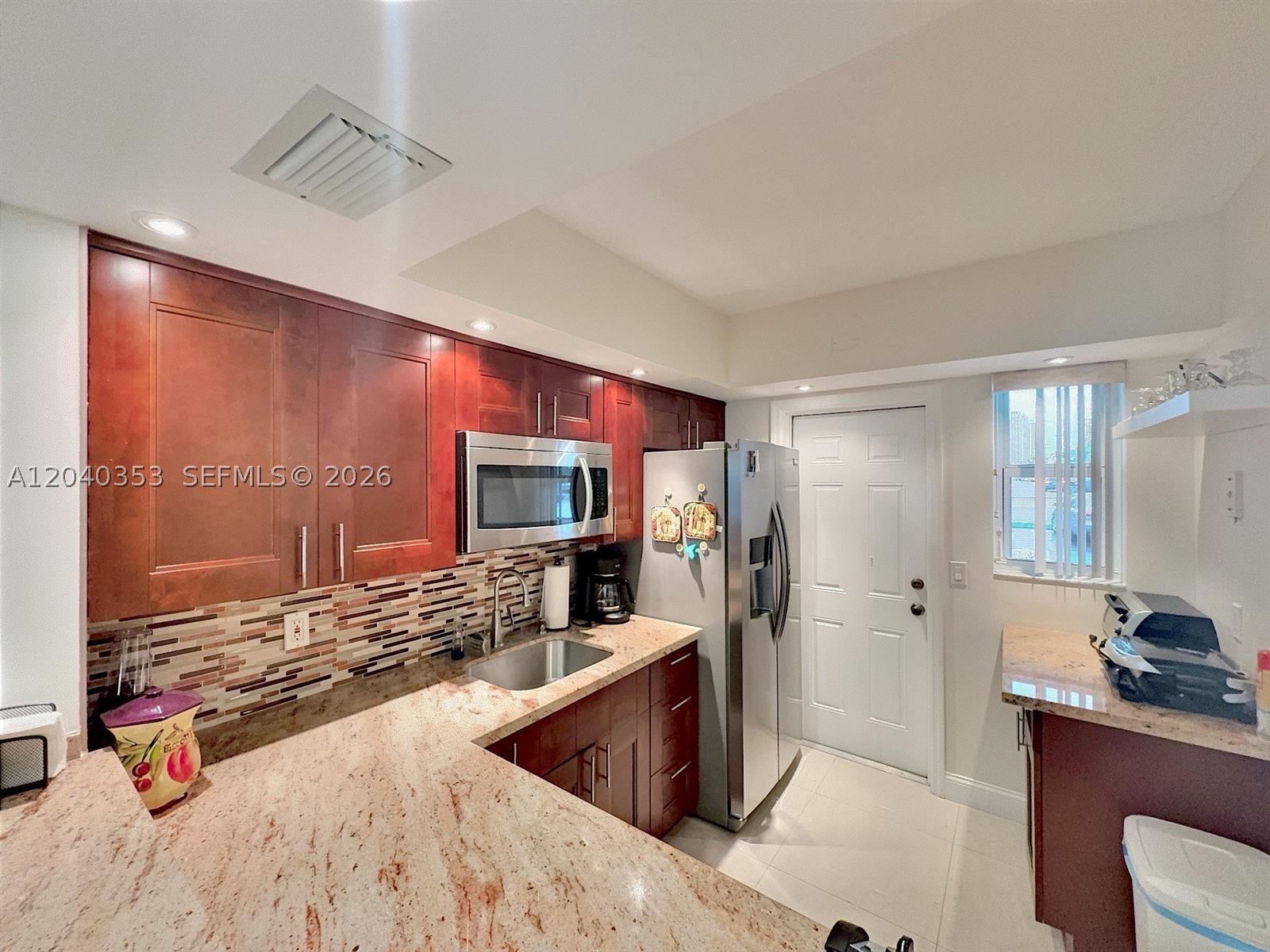 APRIL BREEZE CONDO - Residential