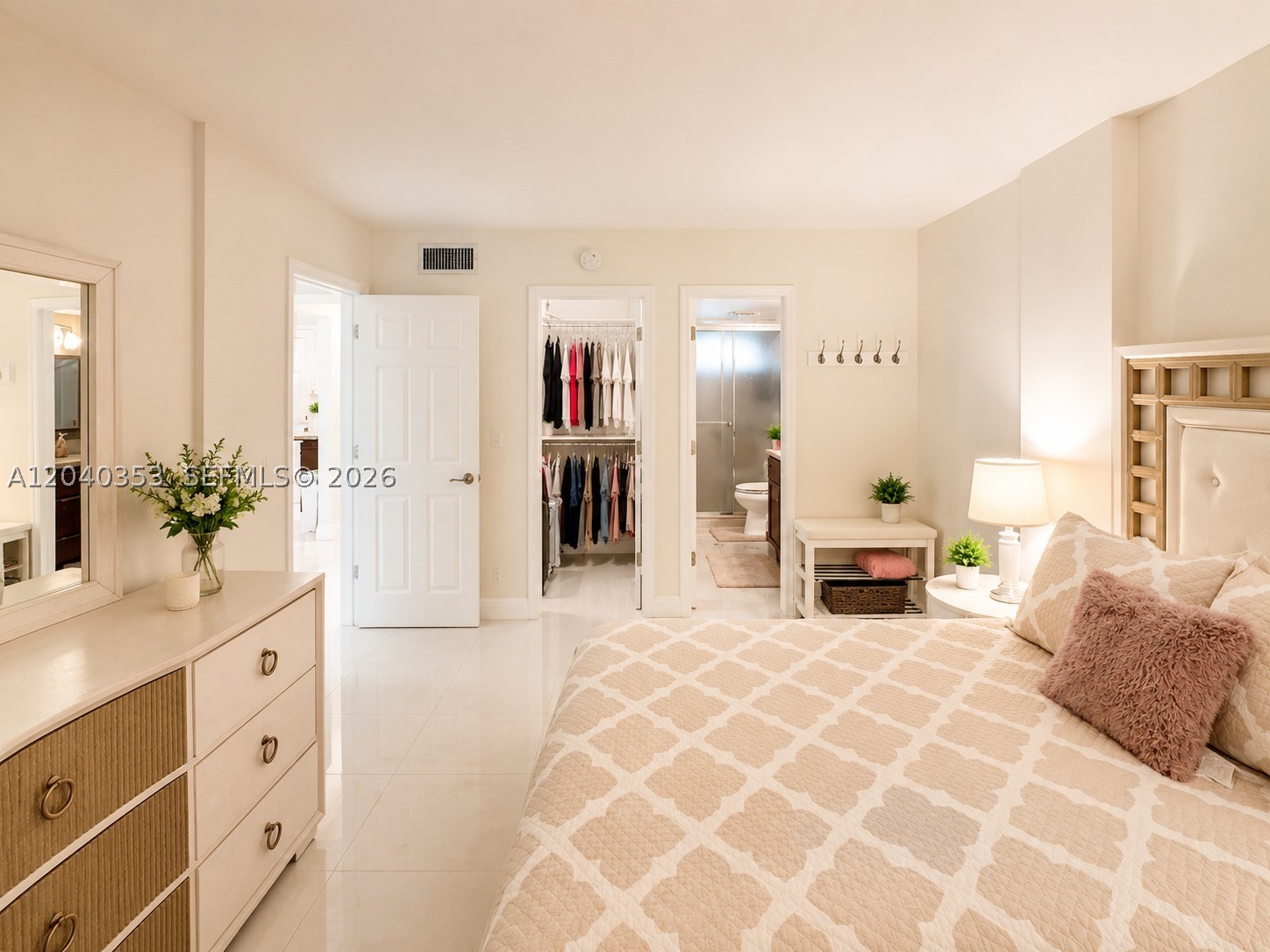 APRIL BREEZE CONDO - Residential