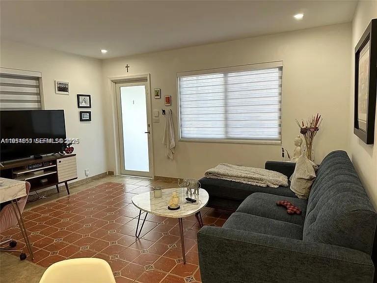 TAMIAMI TRAIL PARK - Residential Income
