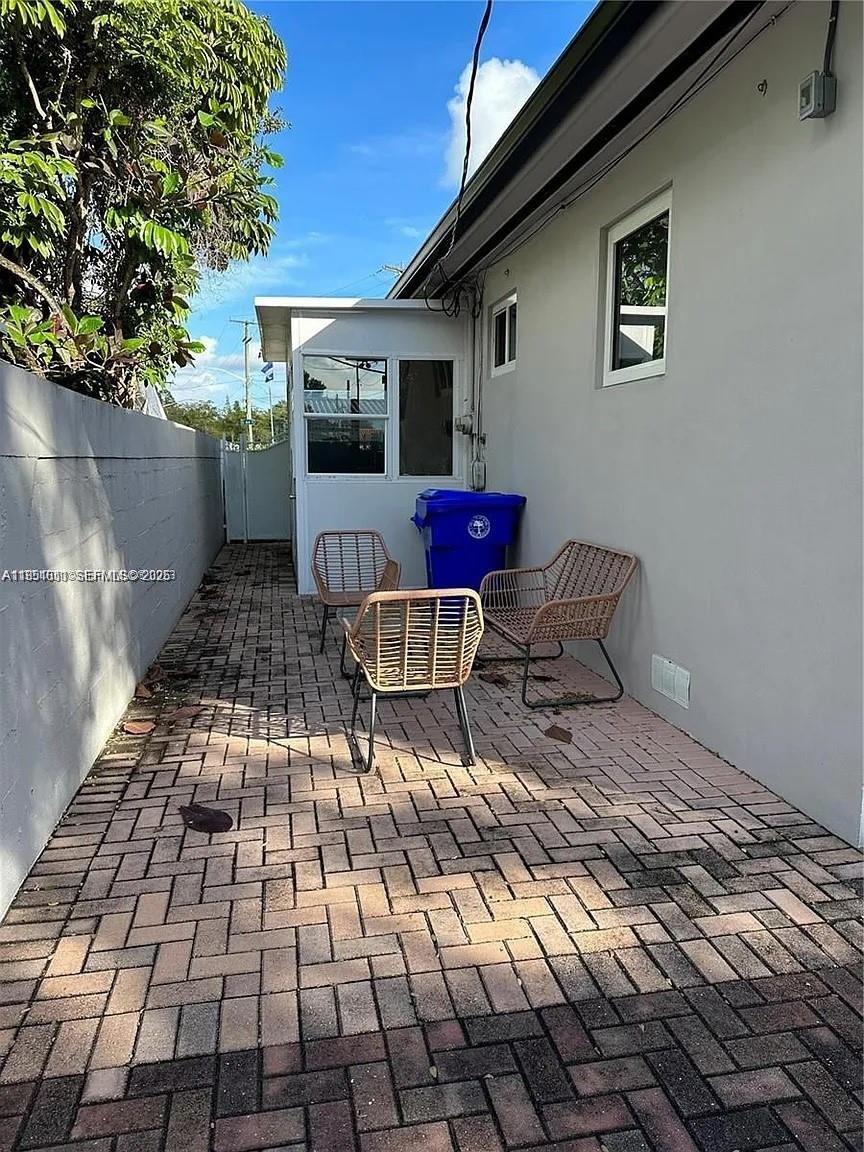 TAMIAMI TRAIL PARK - Residential Income