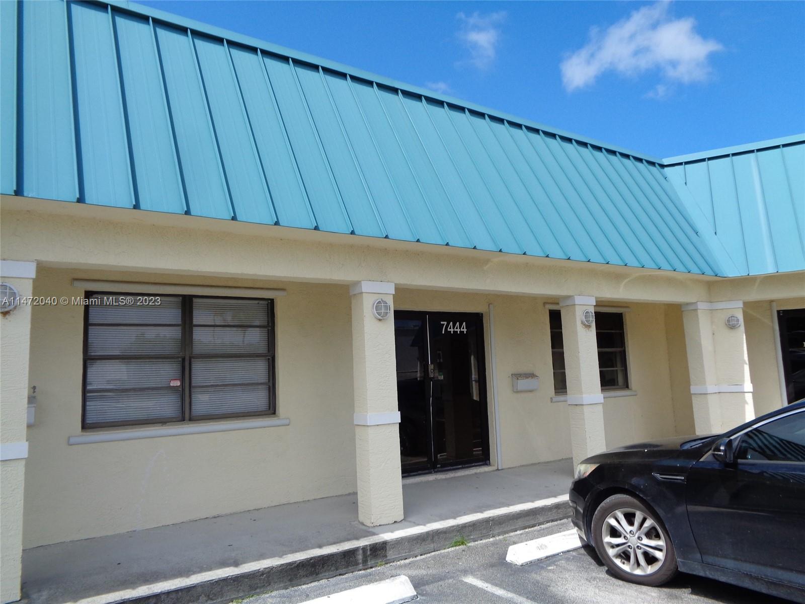 FOR LEASE IN PORT SAINT LUCIE:
The Marlin
Professional Center
at 7444 S US Highway One in
Port Saint Lucie
currently has
just ONE UNIT LEFT
for lease
!
Surrounding area includes many anchor
businesses such as Subway, Publix, PNC Bank, and
more.
Unit 7444 is 1100 +/
-
SQFT and has a layout that
includes a welcoming reception area, two open
areas, a kitchenette, and one restro
om.
Immediate occupancy available!