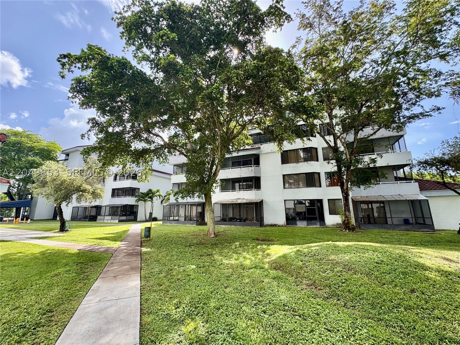 VERABELLA FALLS CONDO - Residential Lease