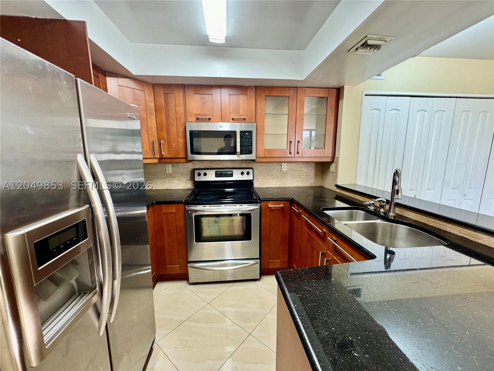 VERABELLA FALLS CONDO - Residential Lease