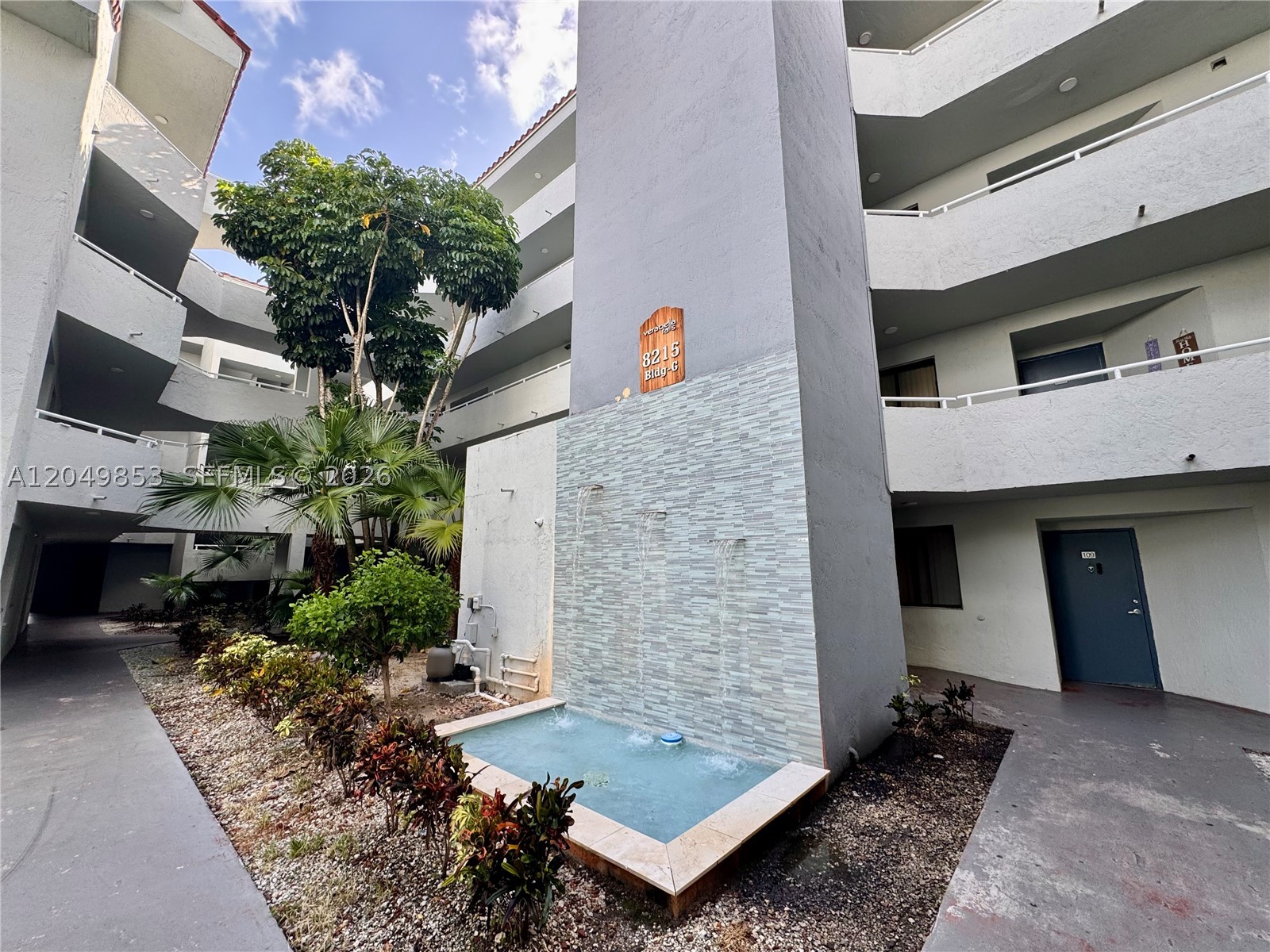 VERABELLA FALLS CONDO - Residential Lease