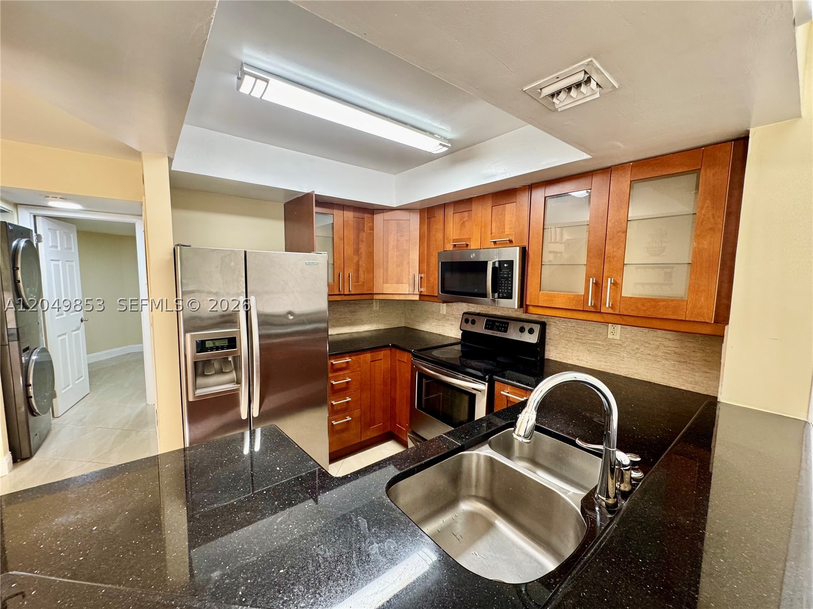 VERABELLA FALLS CONDO - Residential Lease