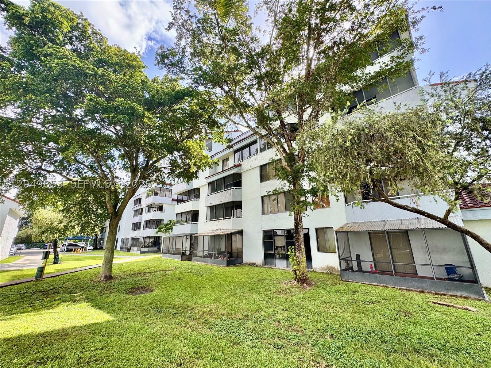 VERABELLA FALLS CONDO - Residential Lease
