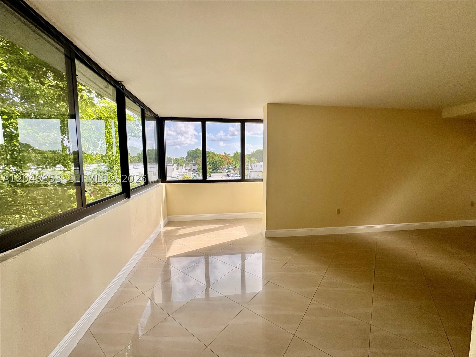 VERABELLA FALLS CONDO - Residential Lease