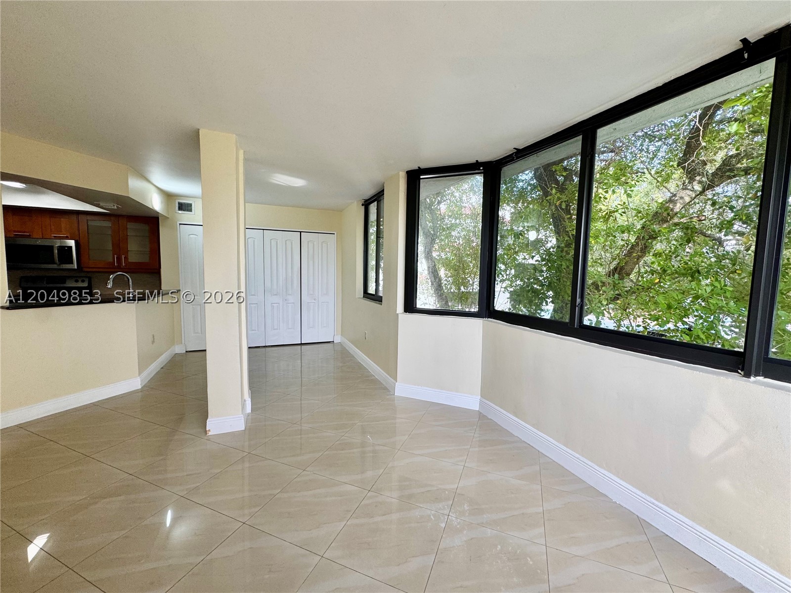 VERABELLA FALLS CONDO - Residential Lease