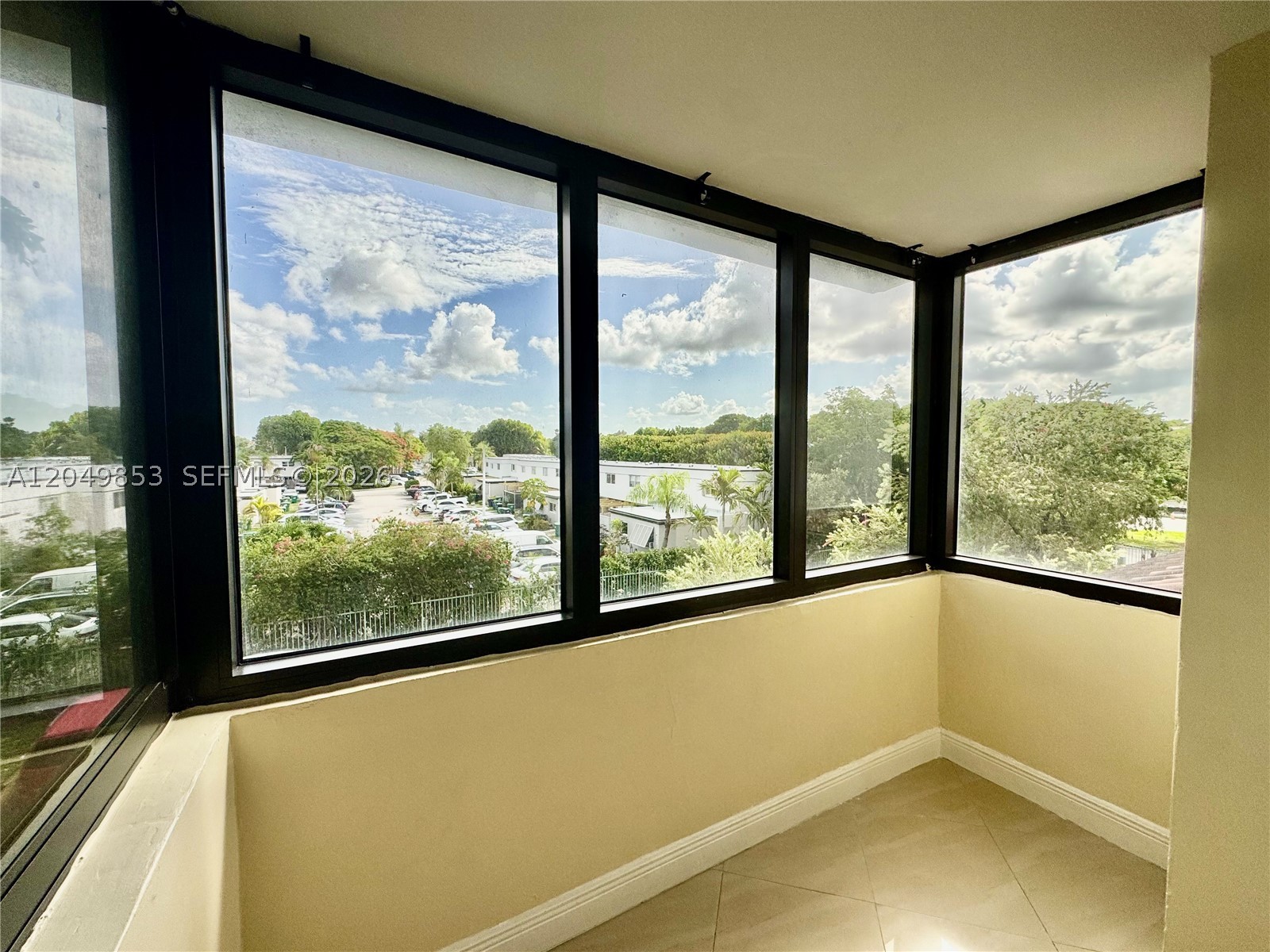 VERABELLA FALLS CONDO - Residential Lease