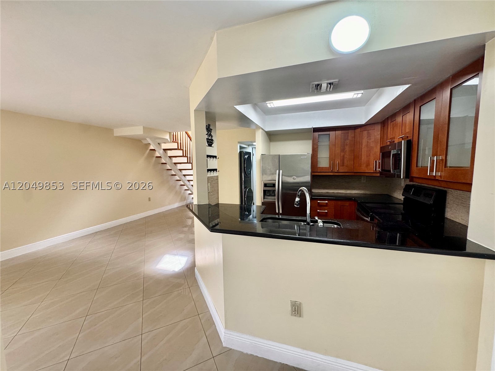 VERABELLA FALLS CONDO - Residential Lease