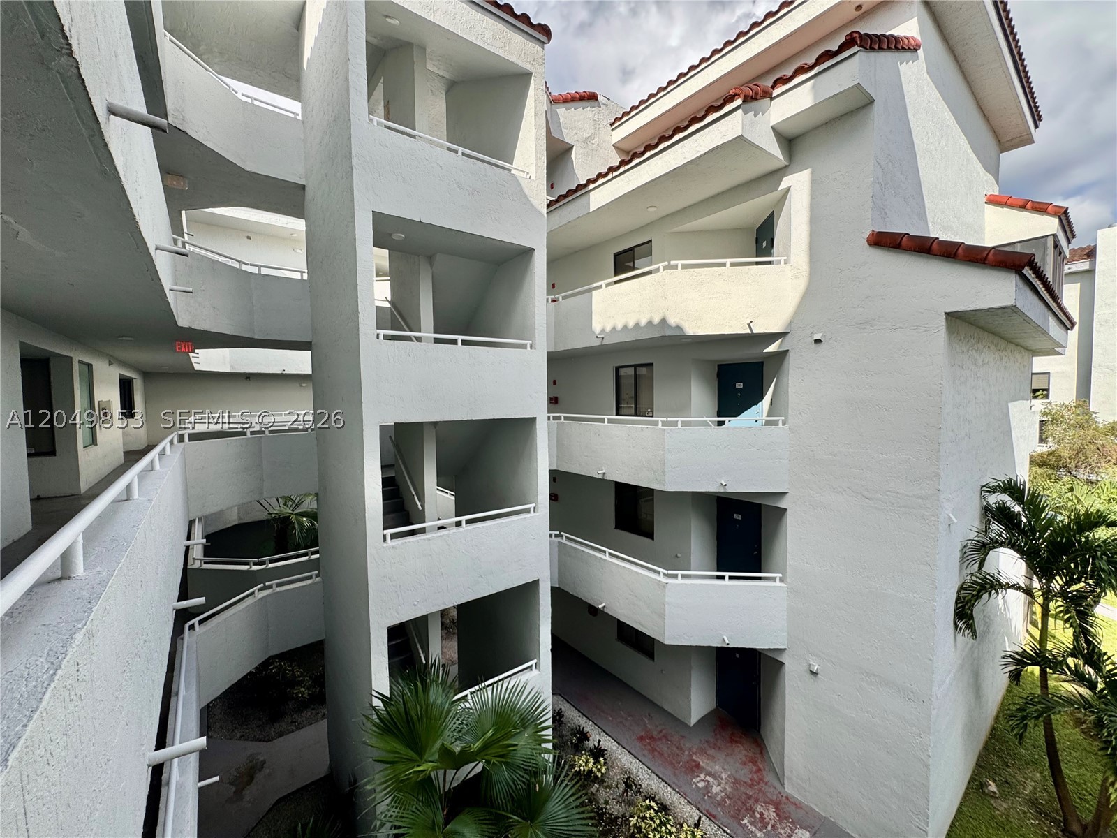 VERABELLA FALLS CONDO - Residential Lease