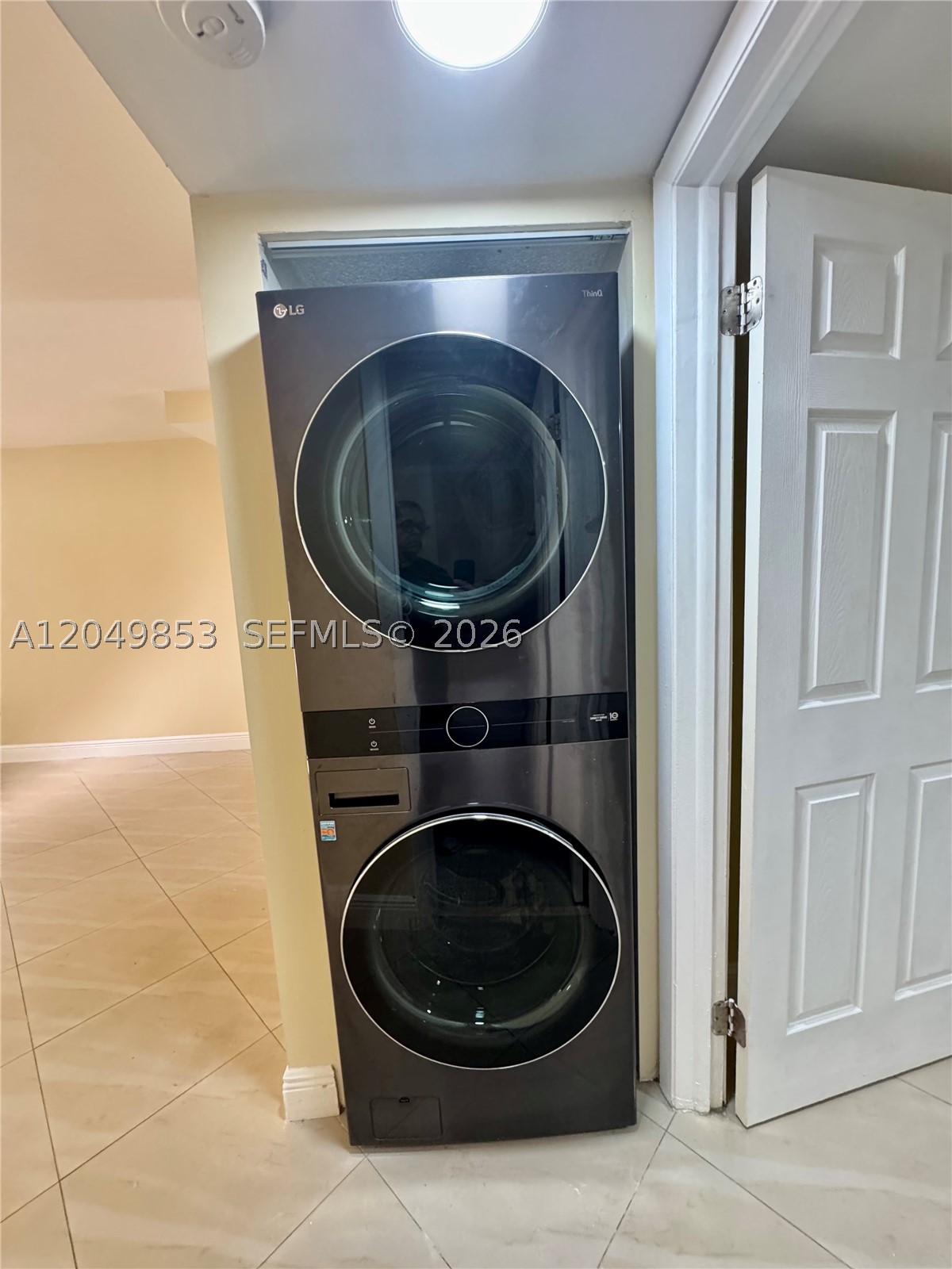 VERABELLA FALLS CONDO - Residential Lease