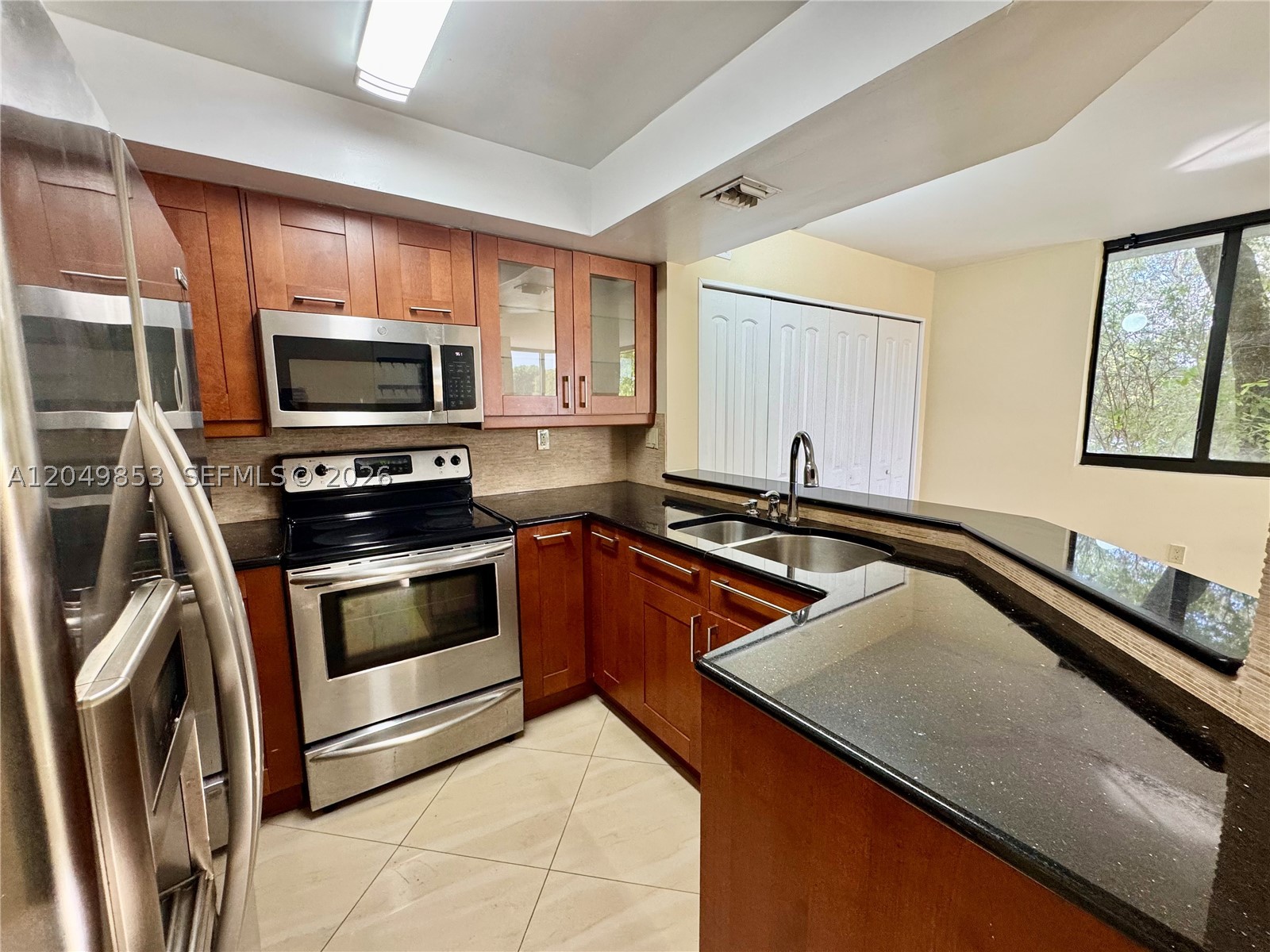 VERABELLA FALLS CONDO - Residential Lease