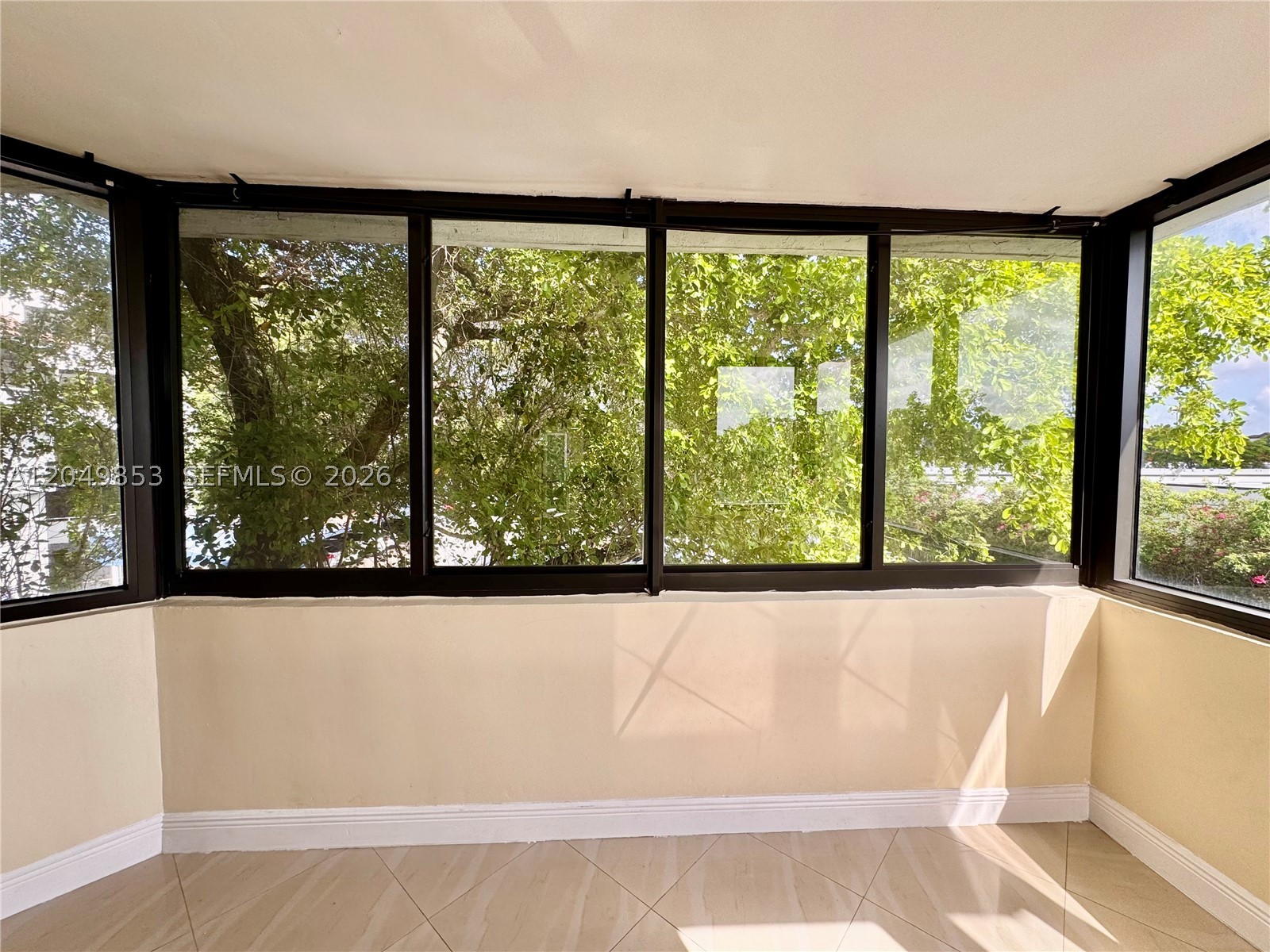 VERABELLA FALLS CONDO - Residential Lease