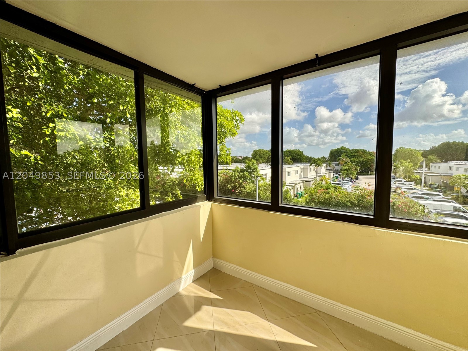 VERABELLA FALLS CONDO - Residential Lease