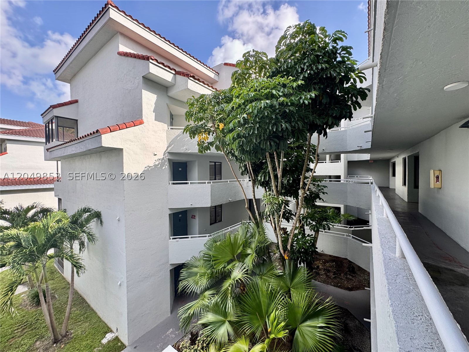 VERABELLA FALLS CONDO - Residential Lease
