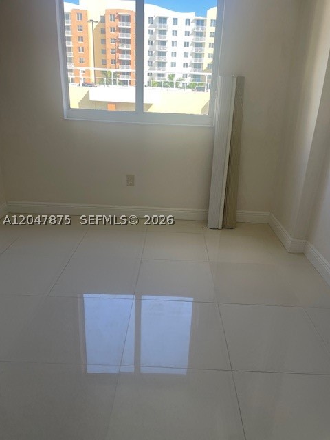 VENTURE AT AVENTURA WEST - Residential