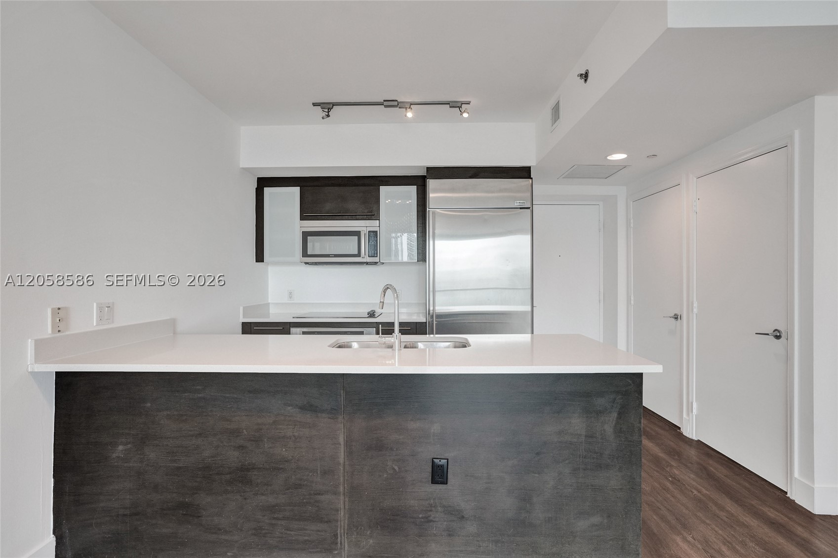 500 BRICKELL WEST CONDO - Residential