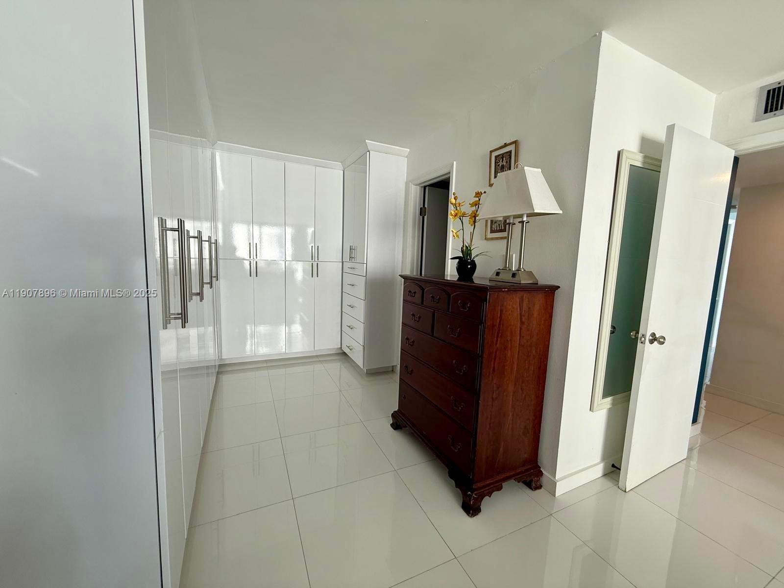 DEL PRADO MARINA - Residential