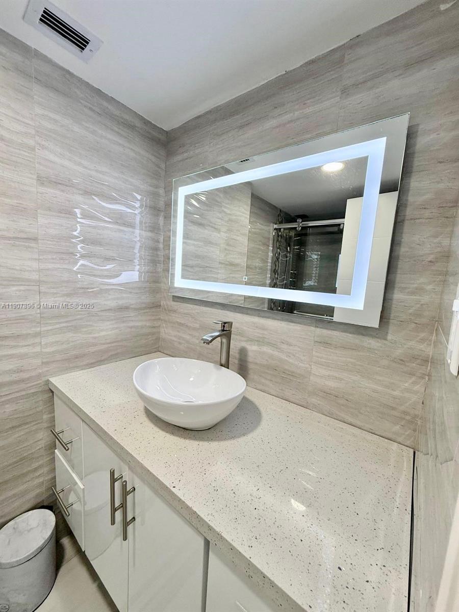DEL PRADO MARINA - Residential