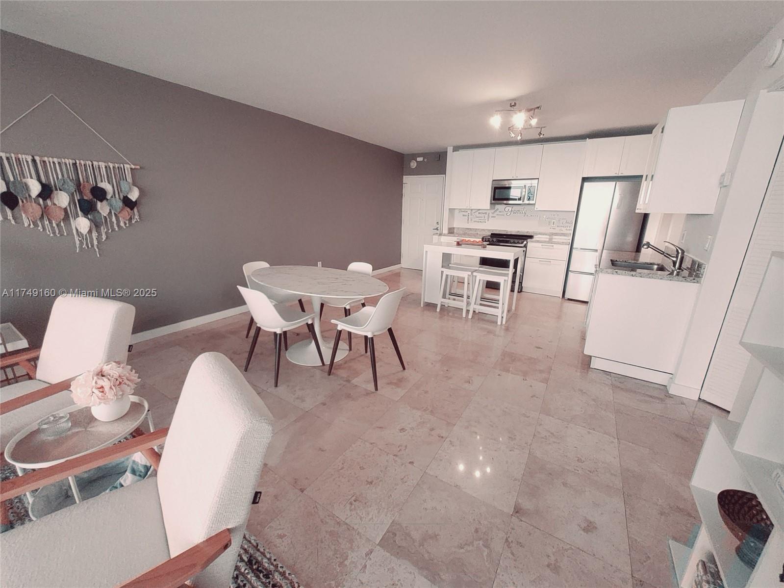 ISLAND POINTE CONDO - Residential Lease