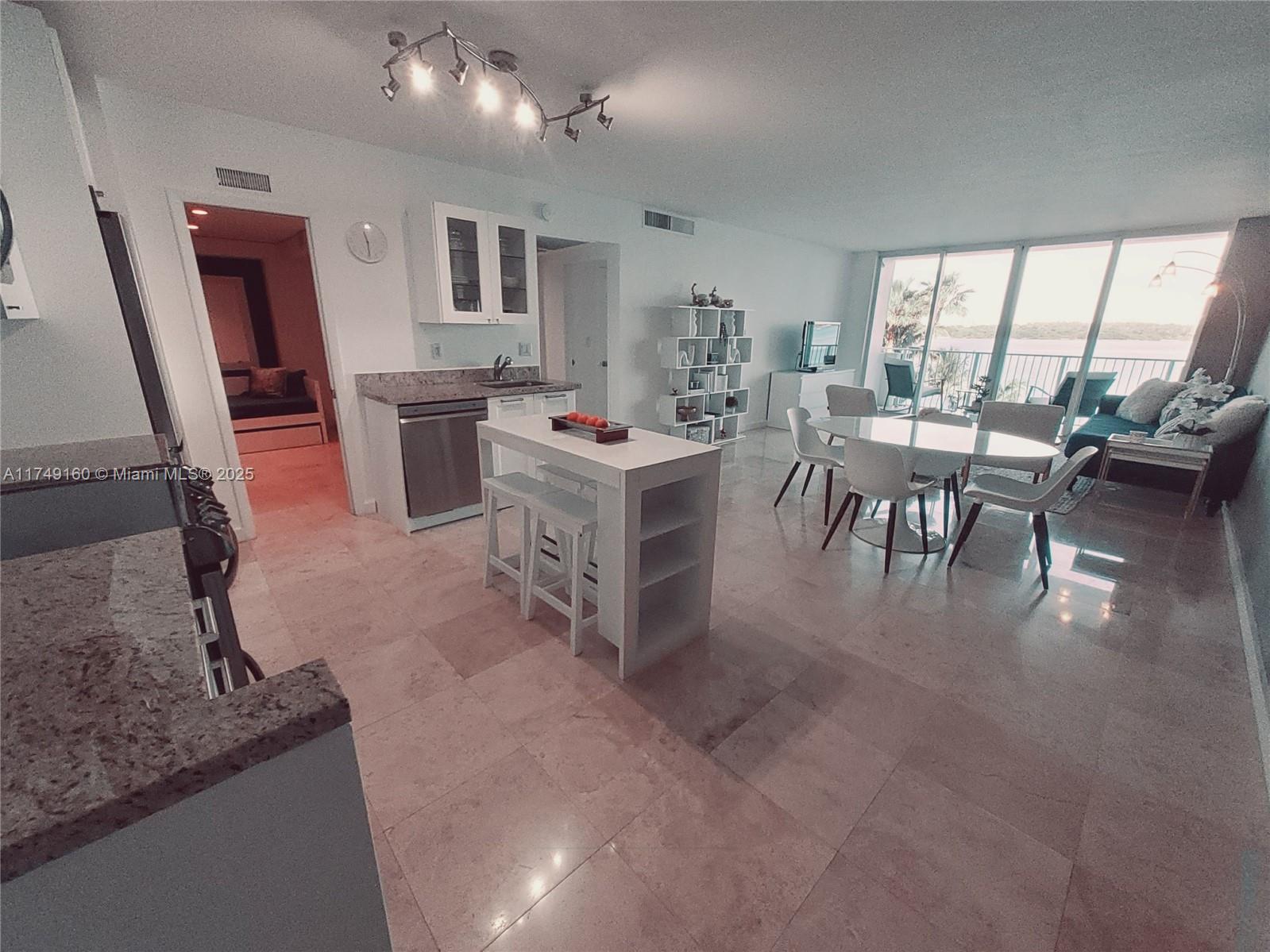 ISLAND POINTE CONDO - Residential Lease