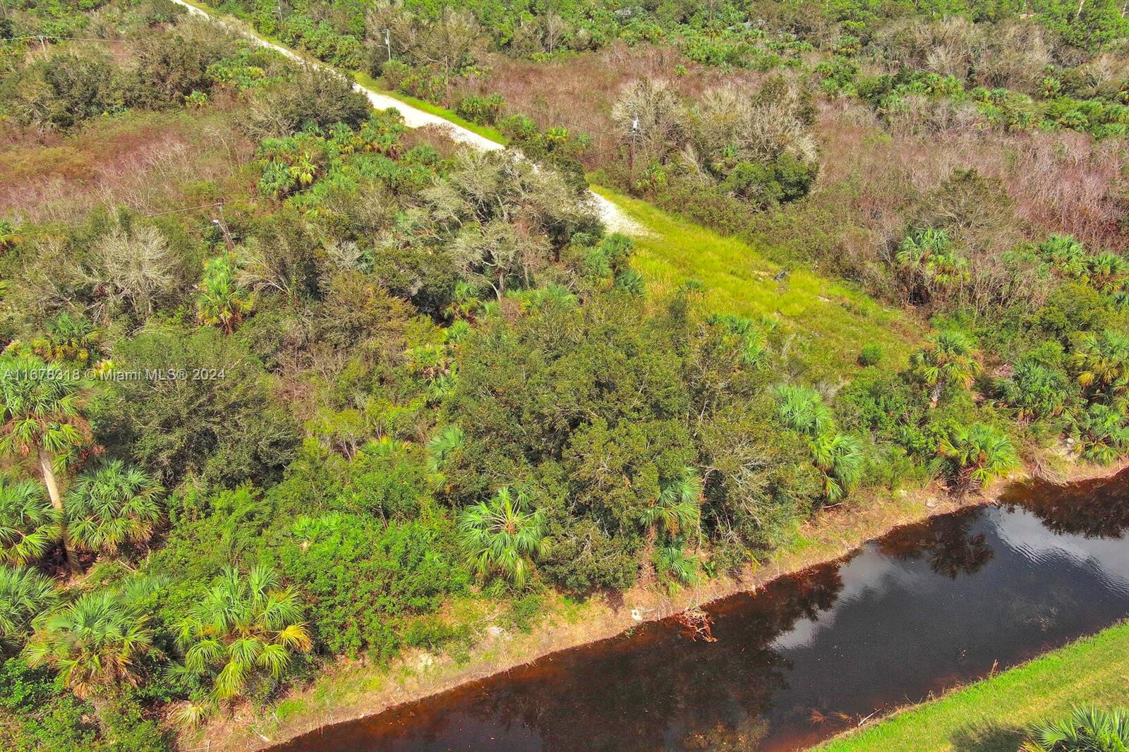 LEHIGH ACRES - Land