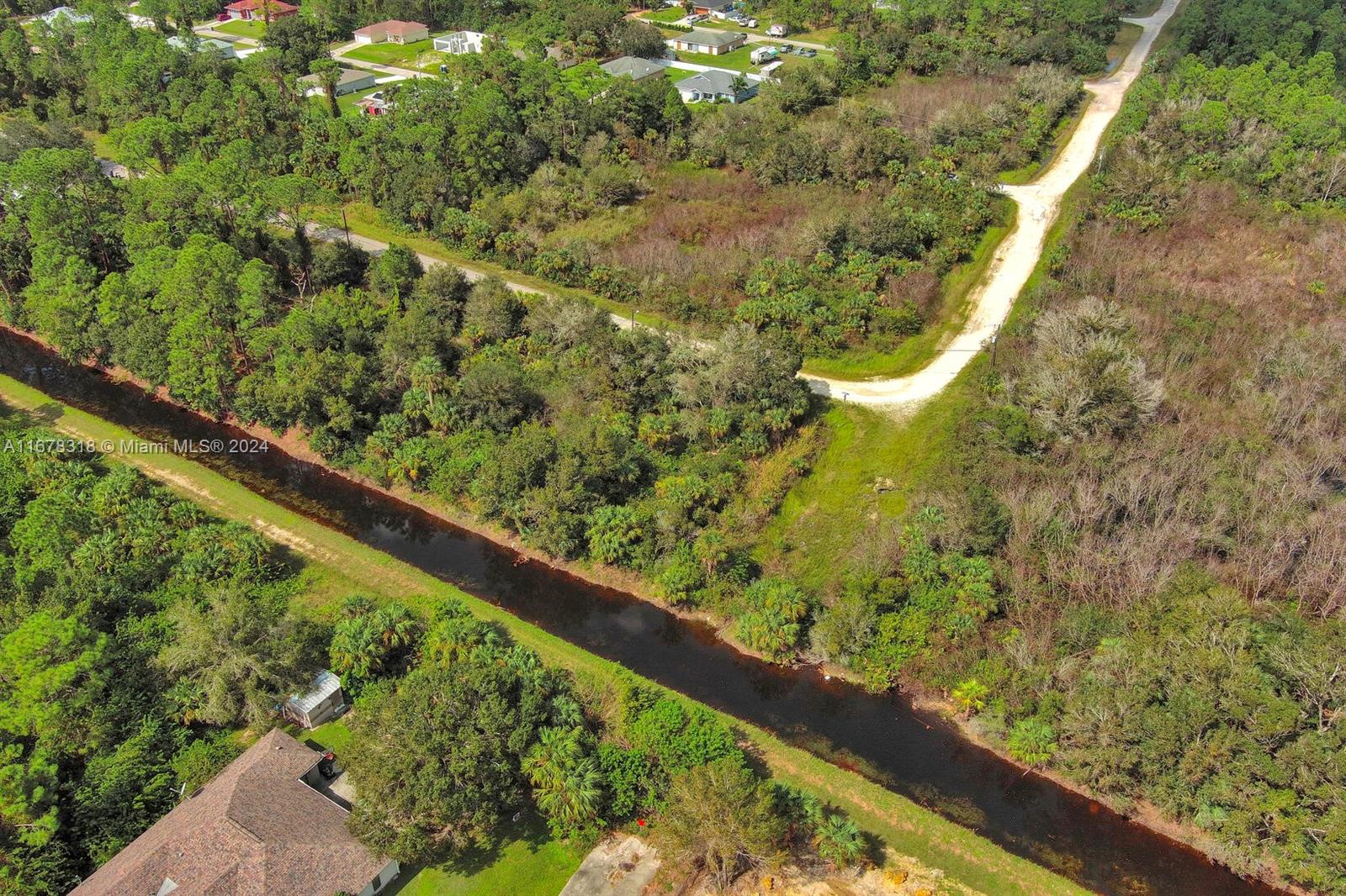 LEHIGH ACRES - Land
