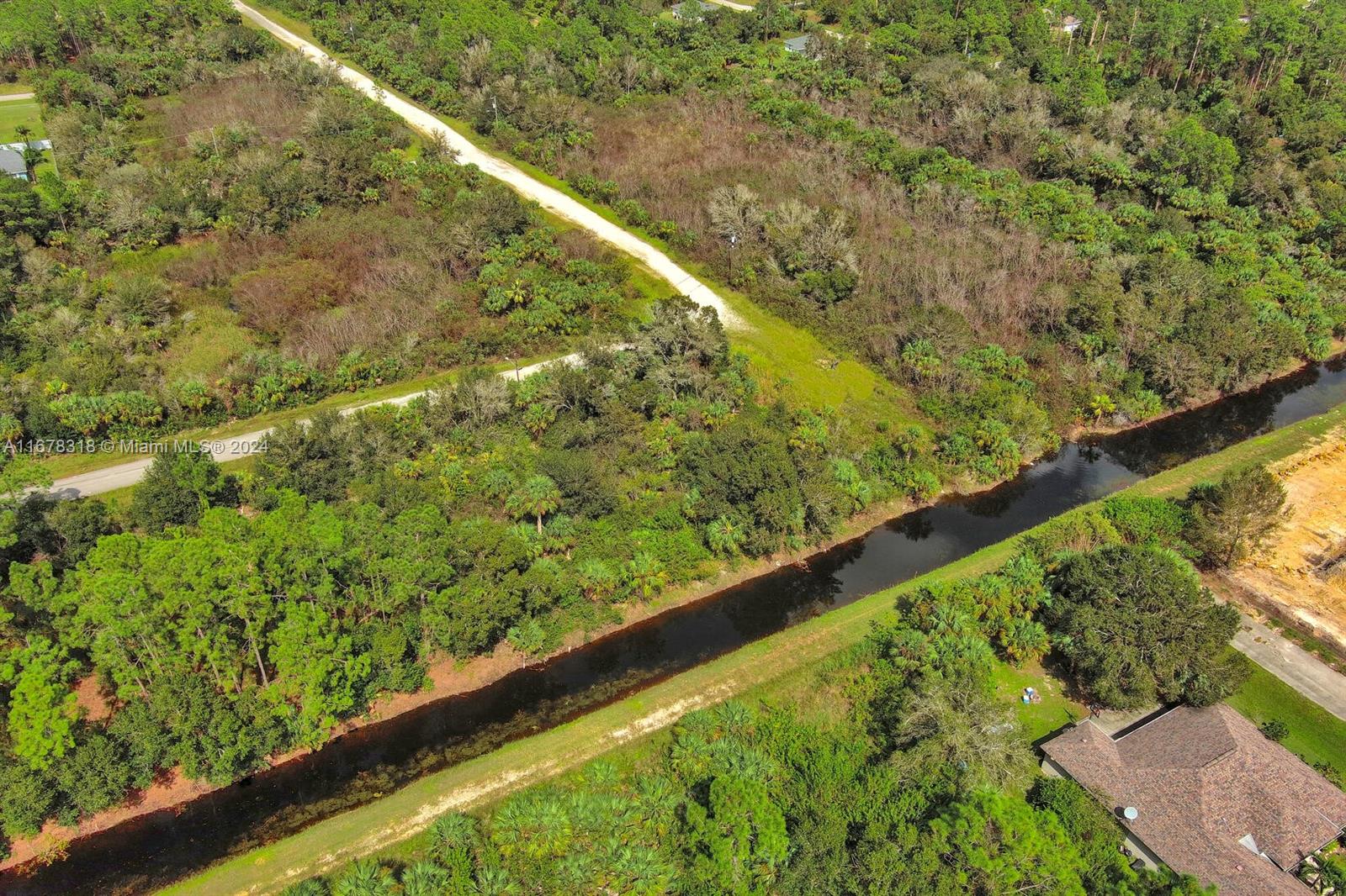 LEHIGH ACRES - Land