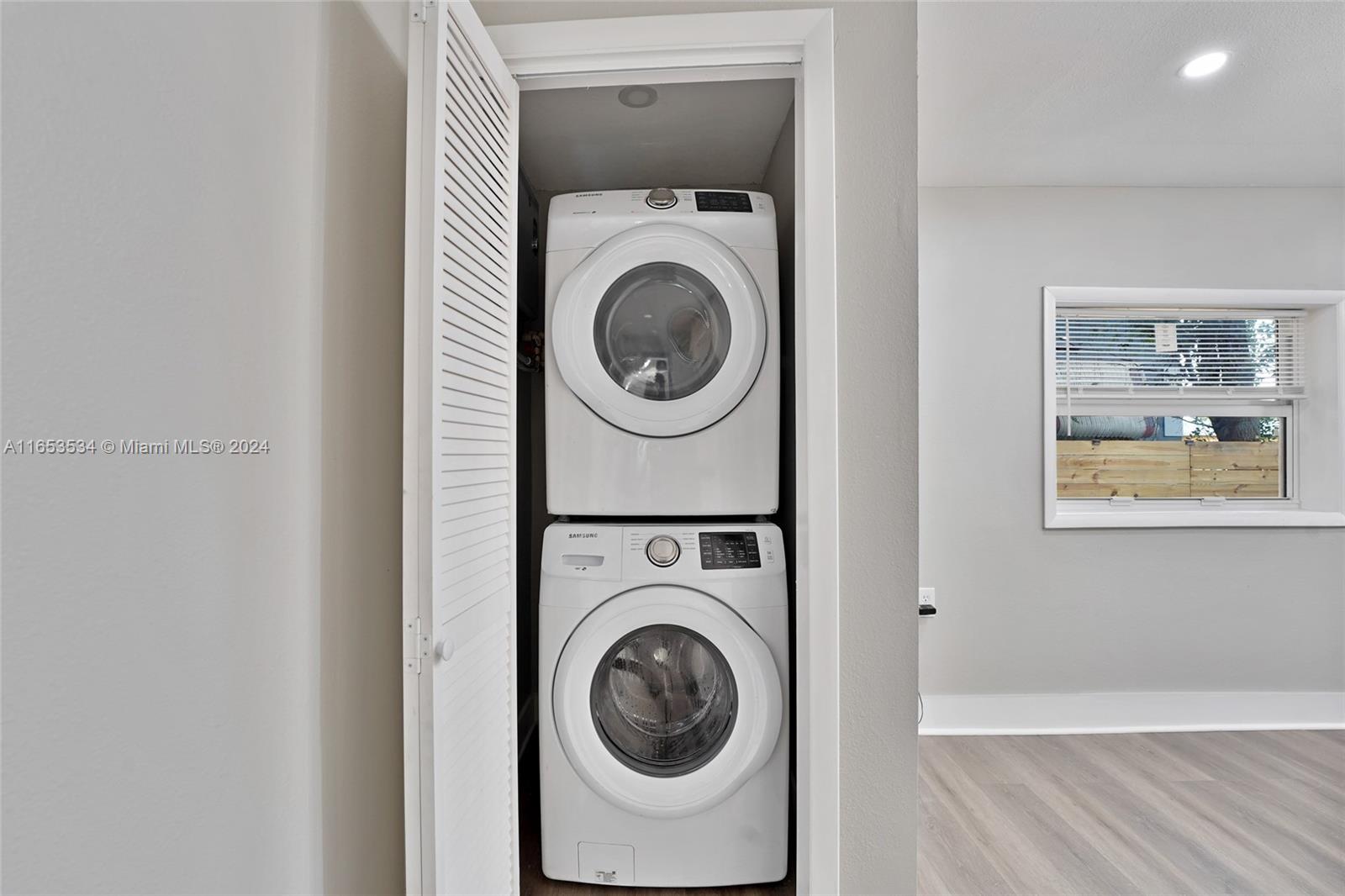 BUENA VISTA GARDENS - Residential Lease